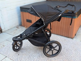 Thule Urban Glide 2 Black Single 3 Wheel Pushchair with Rain Cover