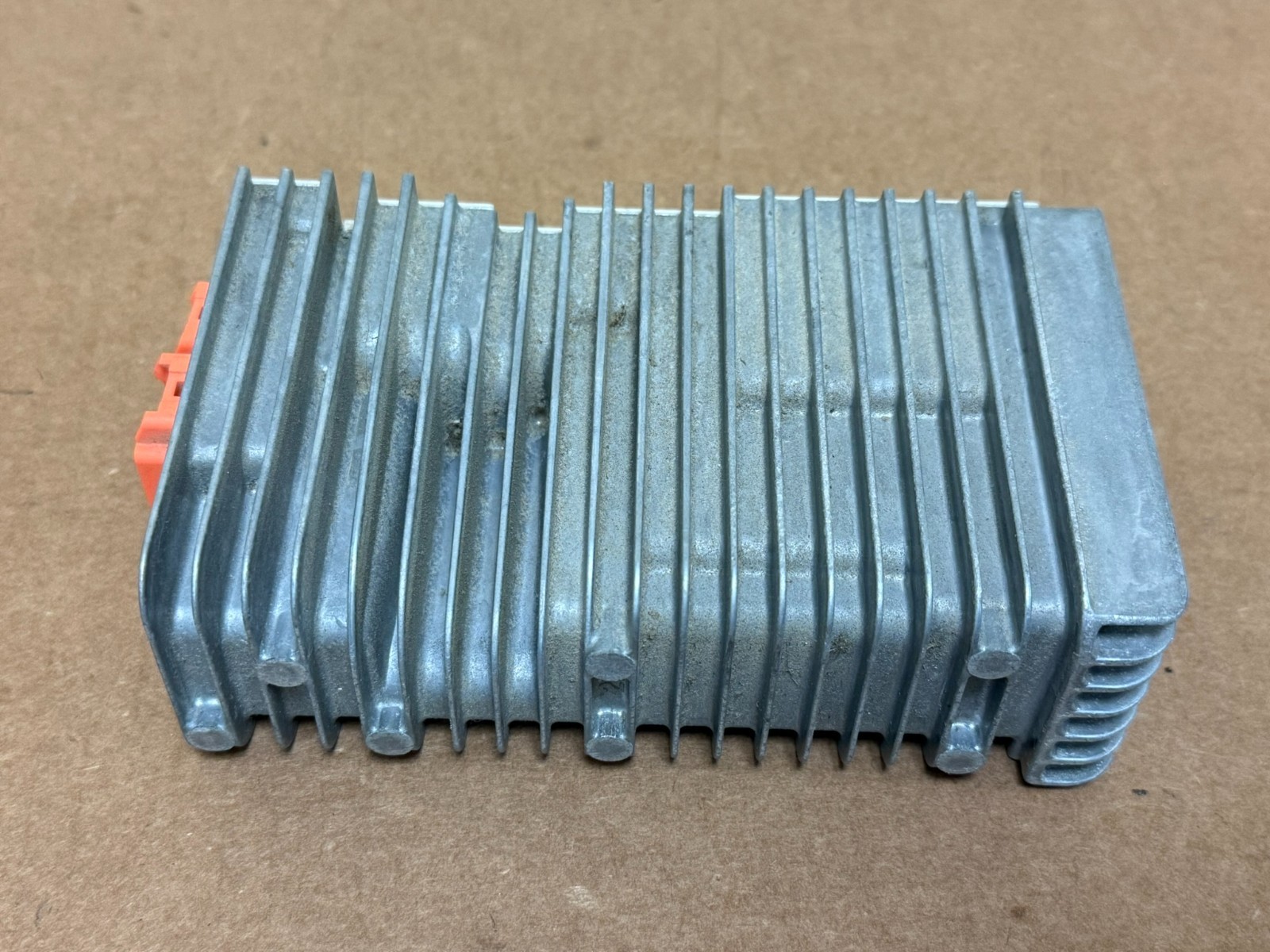 08 Chevy Tahoe Accessory AC and DC Power Control Module 10361107