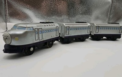 Thomas & Friends TrackMaster Kenji 2013 Motorized WORKS Engine w/ 2 2 Coach Cars