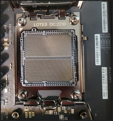 ASUS ROG Crosshair X670E Extreme AM5 EATX AMD Motherboard for sale