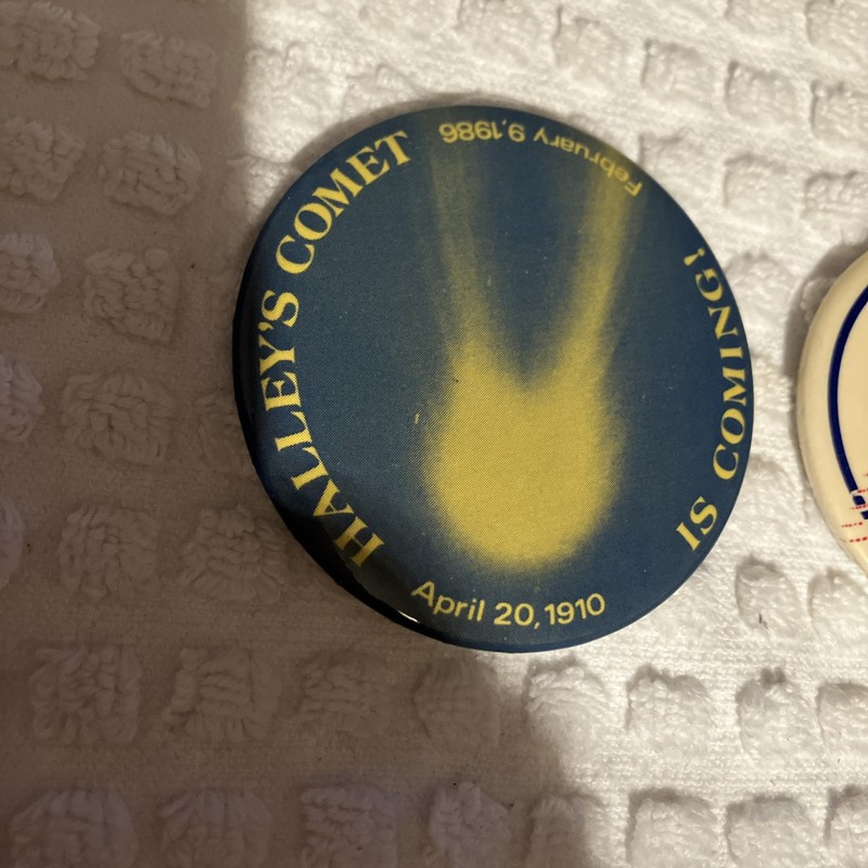 Halley’s Comet Pins February 9 1986 Next One Is July 28 2061 Vintage Rare pinbac