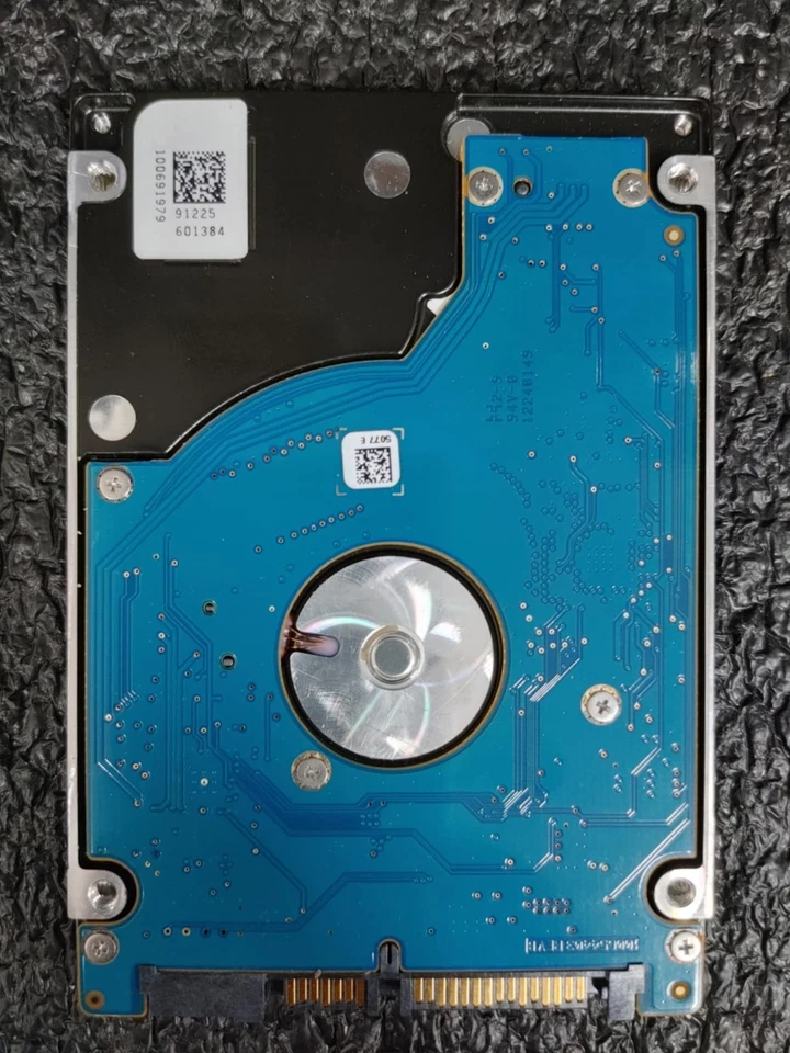 Seagate 9YG142-285 ST320LT020 320GB 5.4K RPM 16MB Cache 3 Gb/s SATA 2.5" HDD - Image 2 of 4