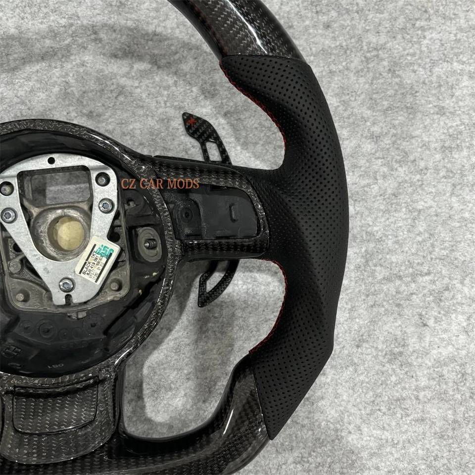 Volante de cuero perforado de fibra de carbono para Audi R8 2008-2015 con paletas Foto 4 de 4