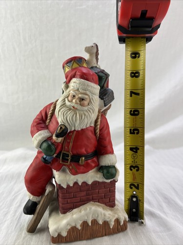 Vintage Santa on a Roof Top, Music Plays Santa Claus is coming to town Porcelain - Picture 3 of 8