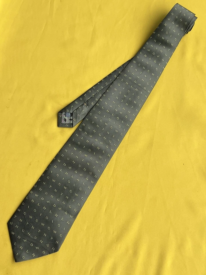 Corbata de seda verde auténtica HUNTING WORLD LLC diseño de fuente con estampado completo Foto 3 de 4
