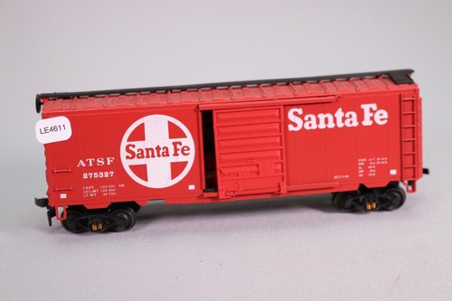 LE4611 CON-COR Ho 1/87 Wagon marchandise fermé 50' sliding boxcar ATSF 275327 | Zustand: Occasion