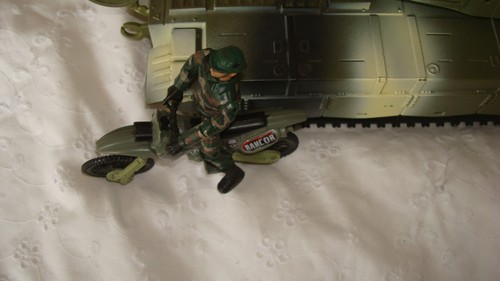 World Peacekeepers- Main Battle Tank 1:18 scale - lot 2 - Picture 3 of 10