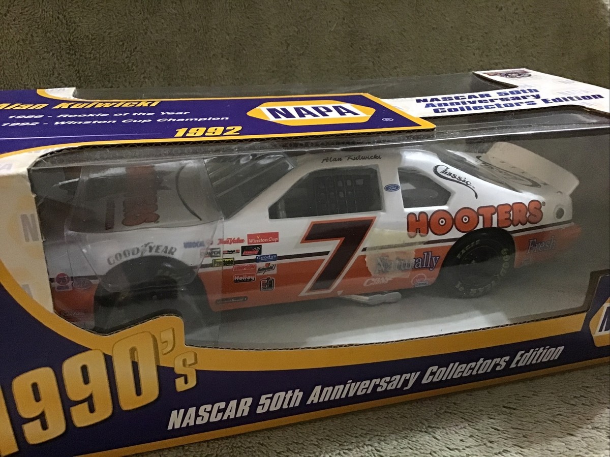 アメリカ A&W エンダー フィギュア ハンバーガー アメトイ 美品 レア 1998 Action Napa 50th ALAN KULWICKI #7 Hooters Ford Thunderbird