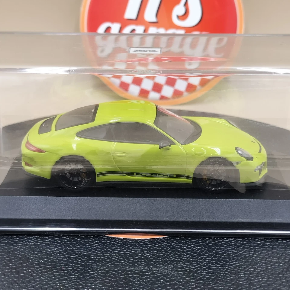 MINICHAMPS 1/43 Porsche 911 R 2016 991 green 413066267 Sums Model - Image 4 of 4
