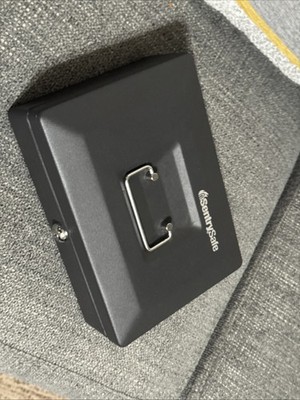 Sentry Safe Deluxe Cash Box With Key
