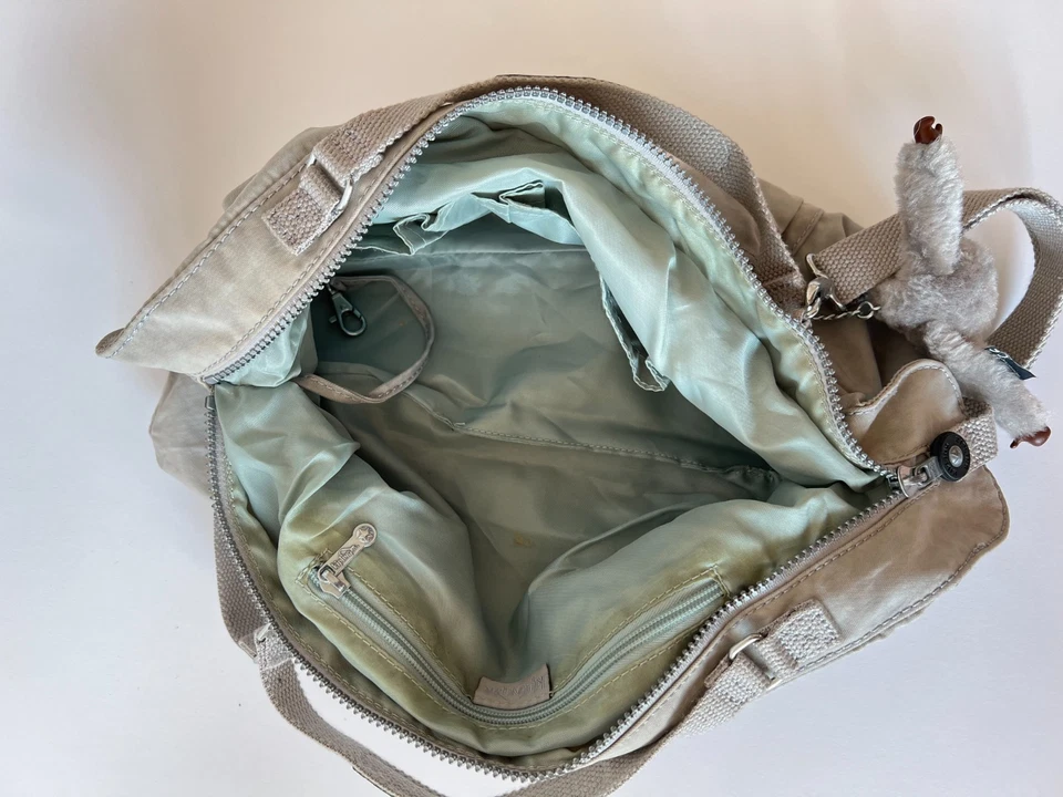 Bolso de Hombro Kipling Gris Asa Superior con Llavero Mono - Informal Nylon Foto 4 de 4