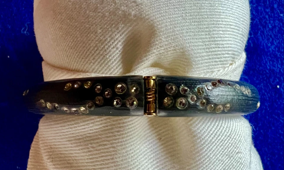 PULSERA BRAZALETE ALEXIS BITTAR LUCITA NEGRA CRISTAL PEDRERÍA BISAGRAS MAGNÉTICAS Foto 4 de 4