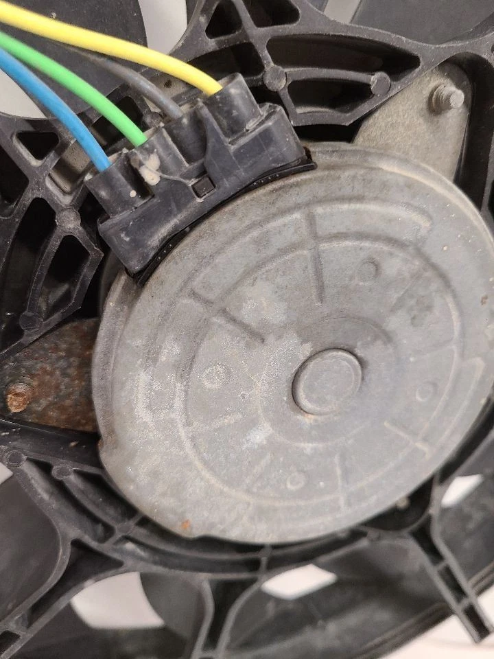 2009-2011 NISSAN MAXIMA Radiator Fan Motor Fan Assembly 214819N00A - Imagem 2 de 4