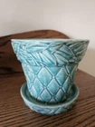 Vintage McCoy diamond/leaf pattern planter with attached saucer -4.5" Tall