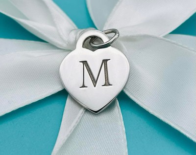 Tiffany Silber Buchstabe M Alphabet Initiale Herz Noten Gravur Charm Anhänger