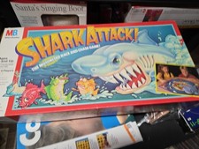 SHARK ATTACK! 1988 Motorized Board Game Milton Bradley Complete -