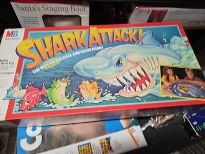 SHARK ATTACK! 1988 Motorized Board Game Milton Bradley Complete - Works!