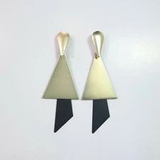 E0698 Matte Gold Black Color Geometric Triangle Shape Thin Metal Dangle Earrings