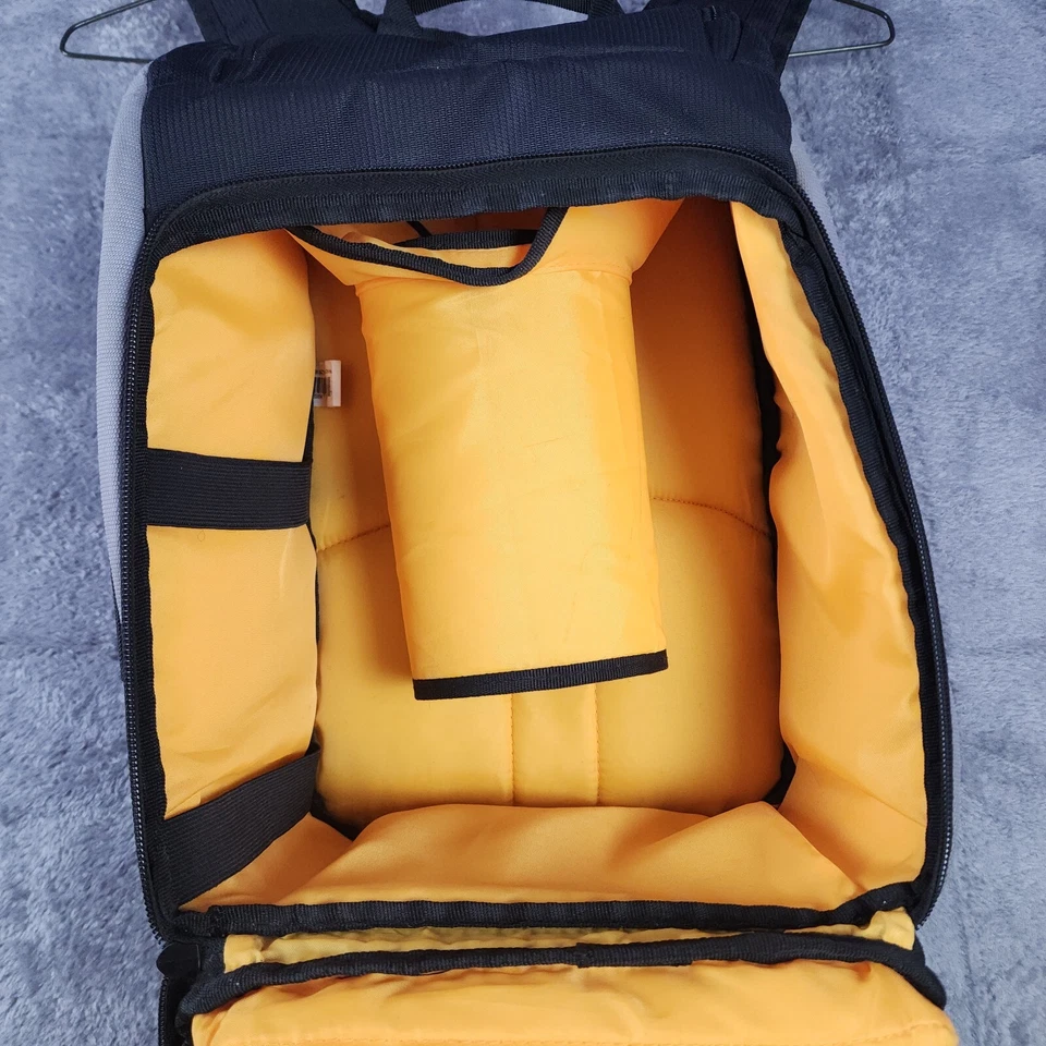 Case Logic CompactTablet  DSLR Camera Backpack Black Outside Yellow Inside Color - Image 4 of 4