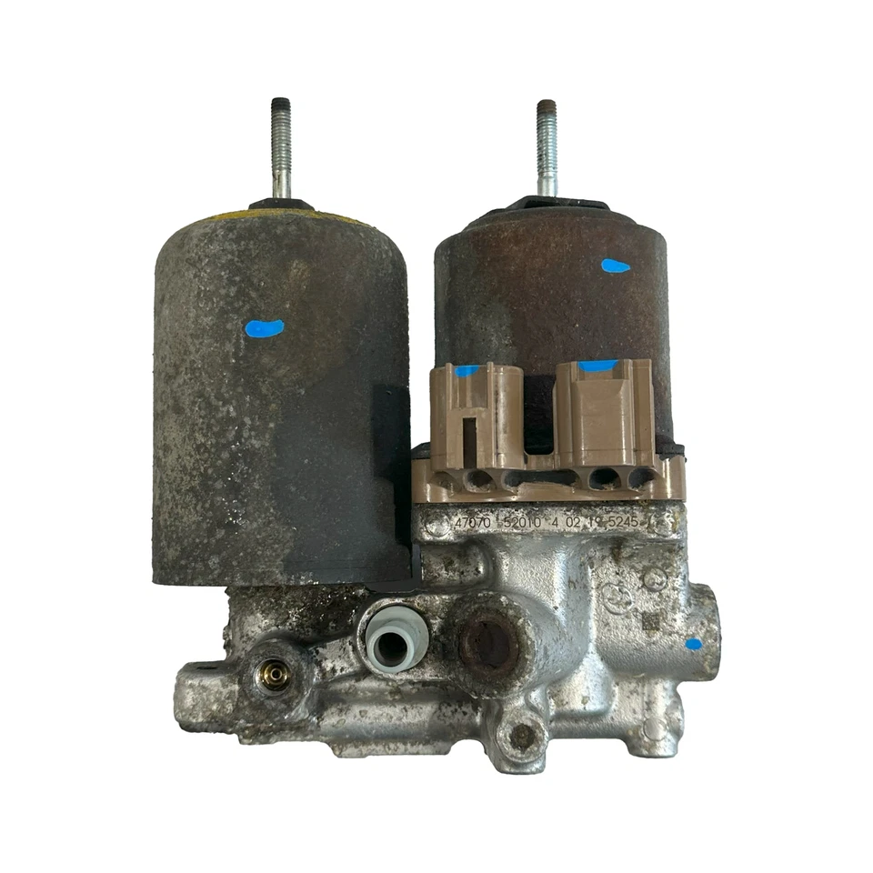 Bomba hidráulica ABS antibloqueo Toyota Prius C 2010-2015 OEM 47070-52010 Foto 2 de 2