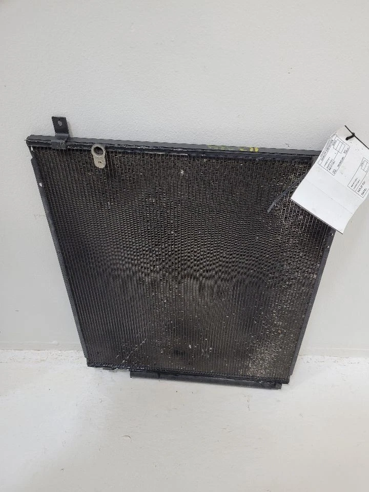 Condensador de CA Cadillac STS 2005-2011 sin refrigeración adicional 88957420 Foto 2 de 4