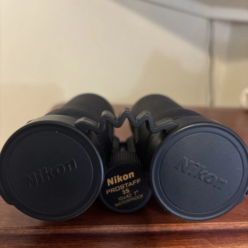 Binoculares Nikon Prostaff 3S 10x42mm con bolsa, tapas y arnés Cabelas Foto 3 de 4
