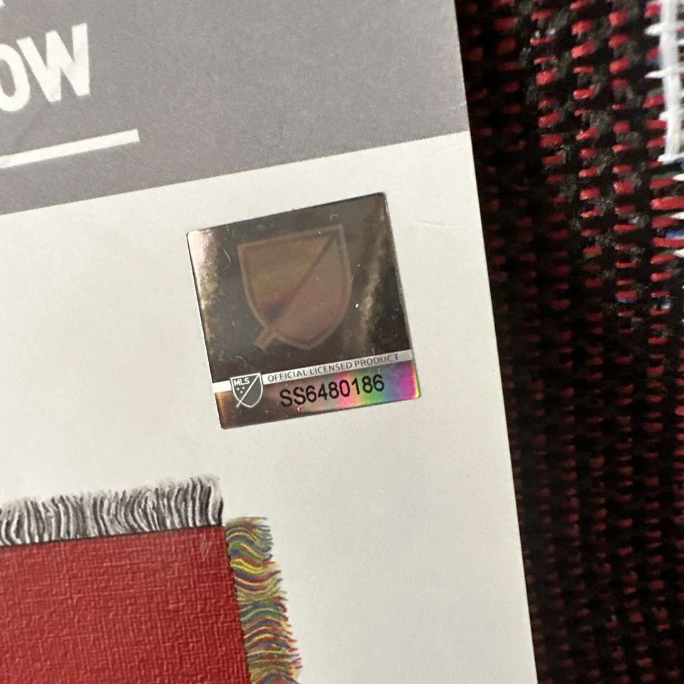 MLS 多伦多 TFC All For One 编织挂毯条纹毯 48x60 全新 带标签 — 第 4/4 张图片