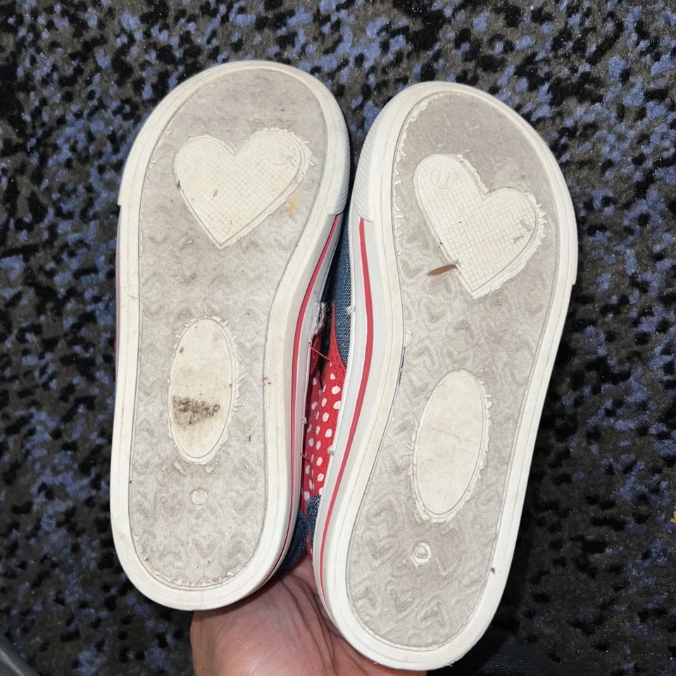 Zapatos sin cordones Disney Mickey Mouse jóvenes niños talla 11 usados. Foto 3 de 4