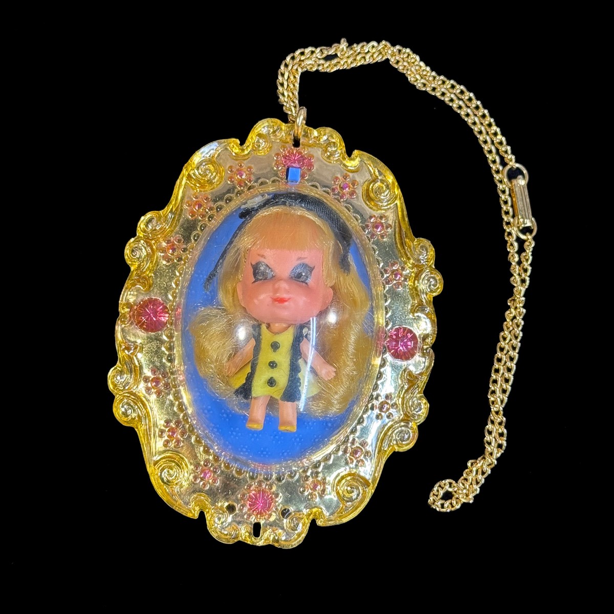 マテル社 ラッキー キドルのロケット Lucky Locket Kiddle Vtg 1966 Mattel Lucky Locket Kiddle Doll Necklace Pendant