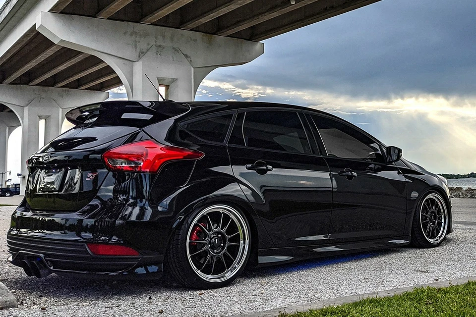 Llanta única de carbono Konig HYPERGRAM 18x8,5 (43, 5x108, 73,1) Foto 4 de 4