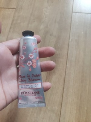 L'Occitane Kirschblüten Handcreme 30ml NEU folienversiegelt Geschenk   KOSTENLOSER SCHNELLER VERSAND