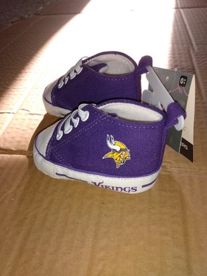 NFL Minnesota Vikings Babyfanatic 0-6 Months PreWalker Baby  Shoes Sneakers