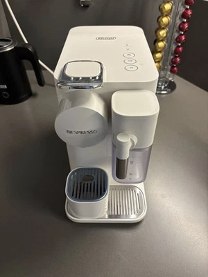 De'Longhi Nespresso Lattissima One EN510.W