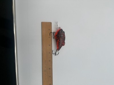Salmo Boxer    Red Crawdad   Internal Rattle   New Former Dealer Stock