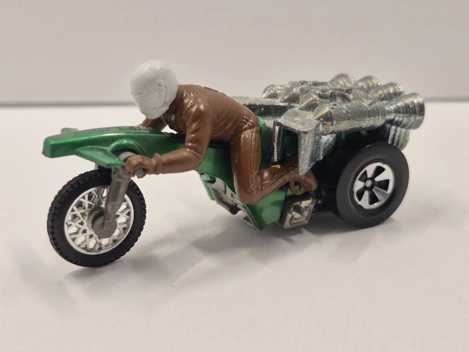 Hotwheels Rrrumblers Minty Fresh Green Roamin' Candle - Image 2 of 4