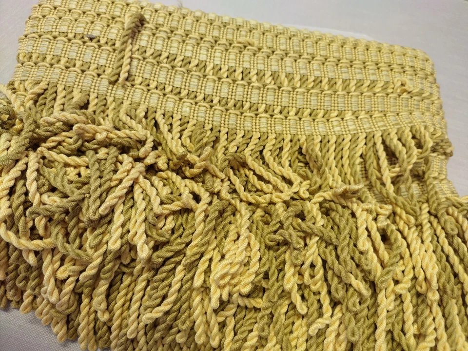 Conso de 12,5 yardas flecos de lingotes de 4". Colección Tudor de adornos británicos Foto 2 de 3