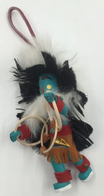 Vintage authentische hängende Kachina Hoop Tänzerin mit Echtleder Fell Feder signiert