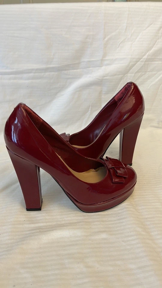 Pour La Victoire Pumps Shoes Red Patent Leather Size 8 - Image 3 of 4
