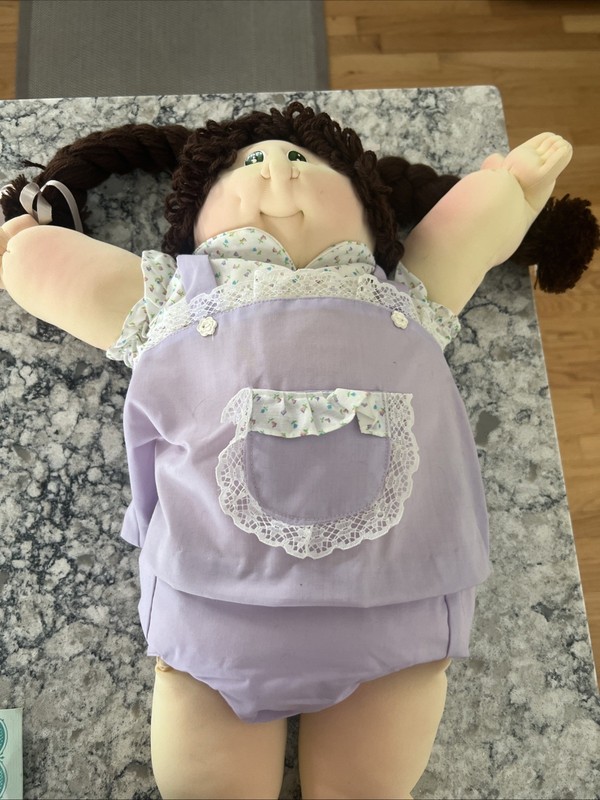 1984 Xavier Roberts Cabbage Patch Doll Girl with Brown Hair w/Original Paperwork
