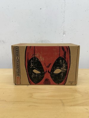 Funko Collector Corps 123 Leaping DEADPOOL + 001 Variant Comic DORBZ PIN & PATCH