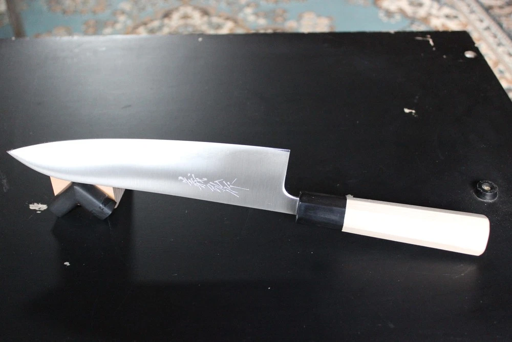 Yoshihiro gyuto Aogami super Japanese chef's knife 210 mm (8.25 inch) with Saya
Opens in a new windo