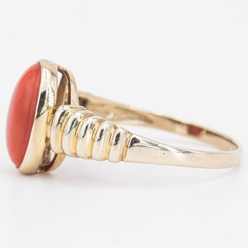 Misura 60 - Anello da donna ovale vintage corallo cabochon in oro giallo 333/8K - Foto 7 di 7