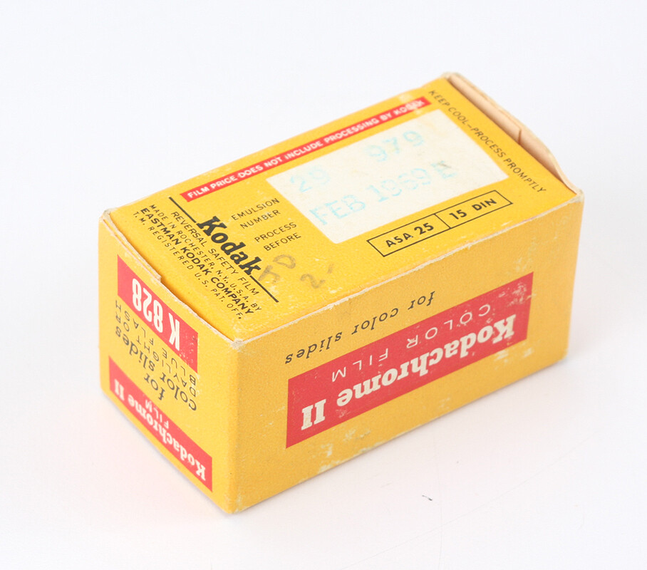 のー KODAK 828 KODACHROME II 25, BOXED, EXPIRED 1979, FOR DISPLAY ONLY