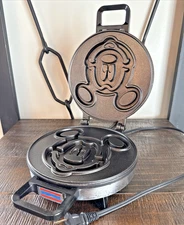 FAST FREE PRIORITY SHIP Vtg Vitantonio Mickey Mouse Waffle Maker Iron 900 Watts