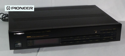 PIONEER DIGITAL SYNTHESIZER STEREO TUNER F-445L DECK RADIO