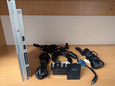 Sony PlayStation 2 Slim SCPH-90004 Silber Inkl.  128 MB Memory Card