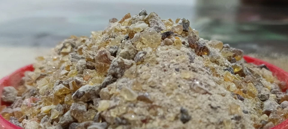 NATURAL KUNGILIYAM SAMBRANI { காட்டு சாம்பிராணி } , NATURAL AROMATIC RESIN,LOBAN - Image 2 of 4