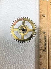 Ingraham 30 Hour Clock Movement Strike Side 3rd Wheel (See Pics To ID) (KD2171)