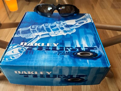 Oakley Thump ブラック サングラス 2004 Oakley Thump Sunglasses Vintage Black Iridium/ Matte Black