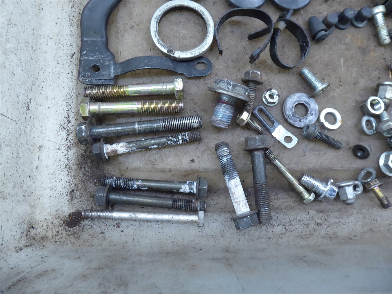 1995 Honda CB750 Nighthawk H1495) misc bike bolts parts mounts brackets